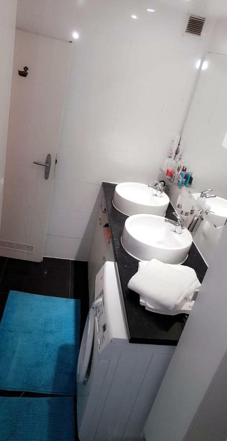 Sehr Schoene Drei Zimmer Deluex Wohnung In Sindelfingen Bagian luar foto