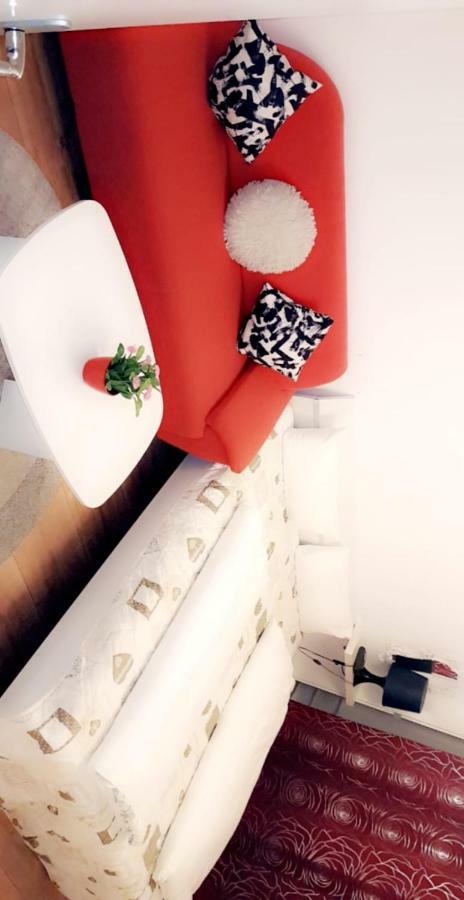 Sehr Schoene Drei Zimmer Deluex Wohnung In Sindelfingen Bagian luar foto
